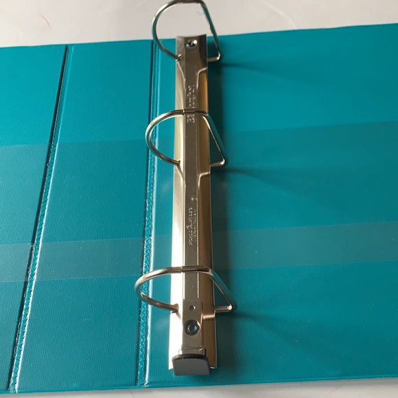 Avery heavy duty folder size 2 - Picture 2 of 4